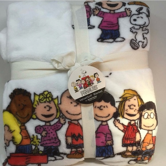 Peanuts White Blanket with Colorful Characters - Picture 2 of 3